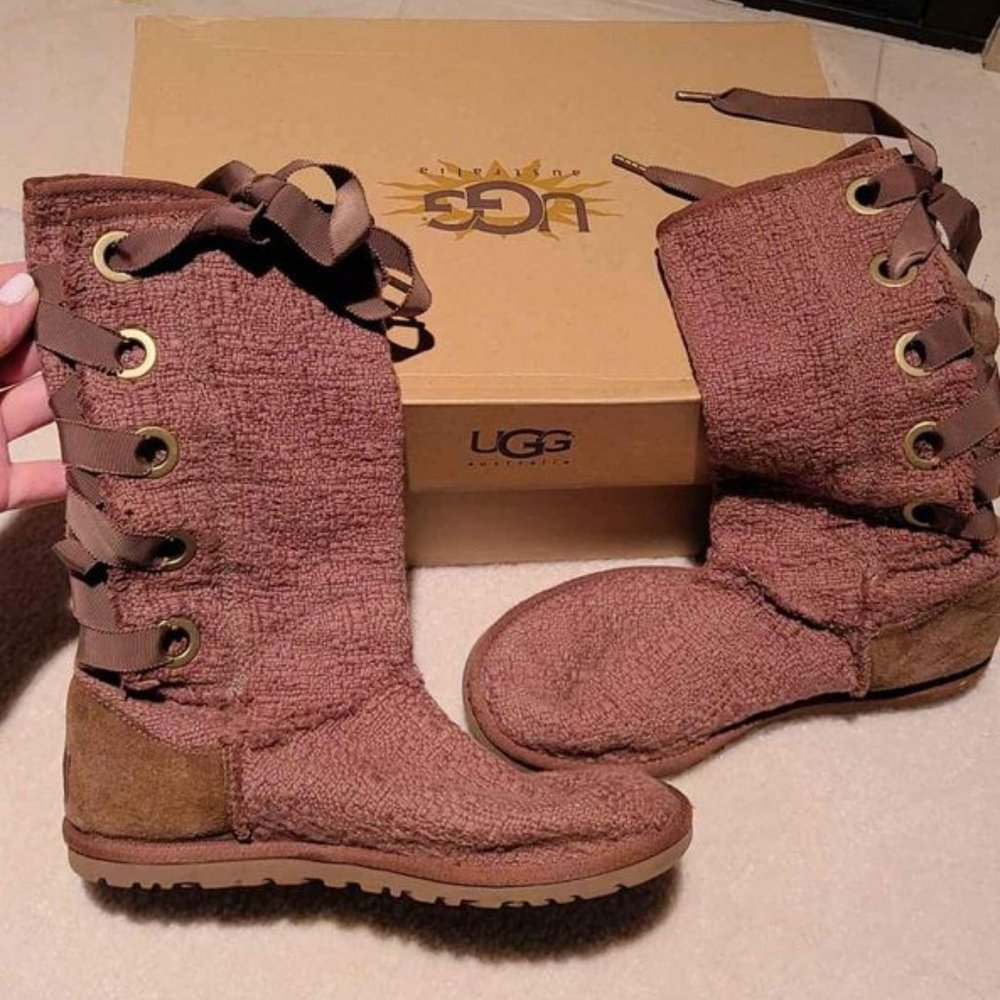 NEW UGG Brown Lace Up Sweater Boots Size 6